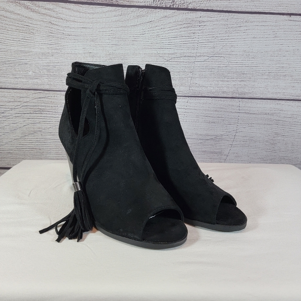 YOKI Katty Ankle Booties with Tie Around Tassle Black Size 9